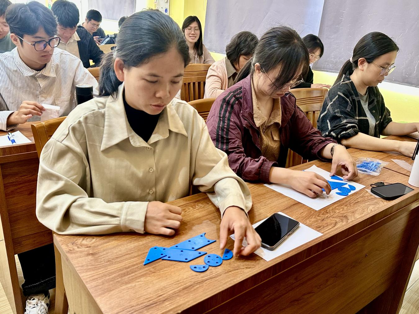 七巧啟智，共促科技教育——云浮市第五屆青少年科技七巧板創意制作競賽教師培訓班（郁南站）在都城鎮錦江小學舉辦4.png
